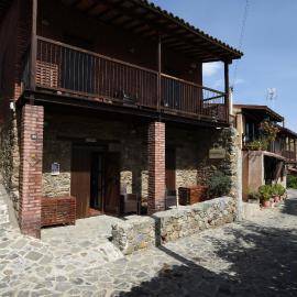 Enipnion Apartments, hotel i Kakopetria