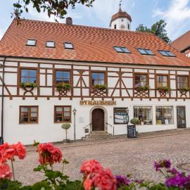 Hotel-Restaurant Straussen, hotel em Harburg