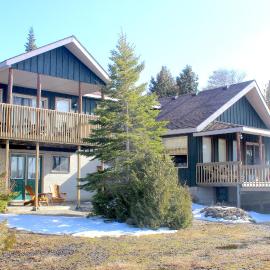 Sunset Lakehouse, cozy cottage, Hotel in Miller Lake