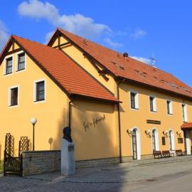 Noclegi u Eichendorffa, hotel in Łubowice