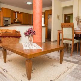 Veta's spacious central apartment, hótel í Serres