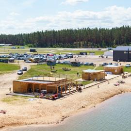 Raceway Baltic cabins، فندق في Silakrogs