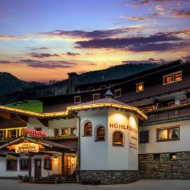 Hotel Höhlenstein、トゥクスのホテル
