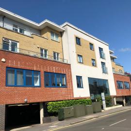 Blue Sky Apartments@ Abbots Yard, Guildford, Hotel in Guildford