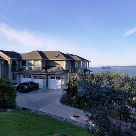 Redondo waterfront house with a private room, hotel in Federal Way