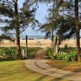 Montego Bay Beach Village - Morjim, hotell i Morjim