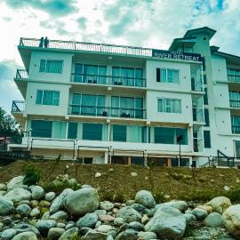 Hotel River Retreat, hotell i Kangra