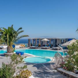 Anemomilos, hotel Íában