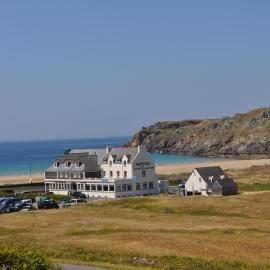 Hôtel de la Baie des Trépassés, hotel i Plogoff