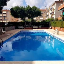 Comarruga Playa apartamento con piscina, Hotel in Comarruga