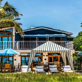 The Isabela Beach House – hotel w mieście Puerto Villamil
