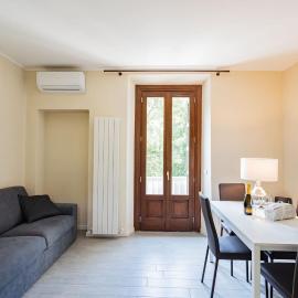 Amazing Cernobbio - Lake Como by Rent All Como, hotelli kohteessa Cernobbio