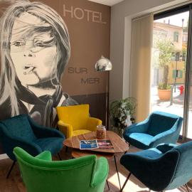 Holidays & Work HOTEL, hotel u gradu 'Sanary-sur-Mer'