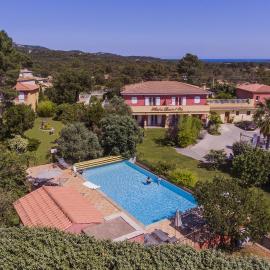 Hotel du Pont de l'Oso, hotelli kohteessa Cala Rossa