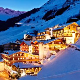 Hotel Berghof Crystal Spa & Sports, hotel en Tux