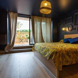 Les Dames-Jeannes, hotel in Chavot-Courcourt
