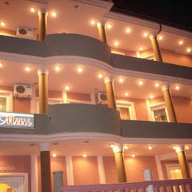 HOTEL VILA MITIC LUXX SPA centar, hotel u Leskovcu