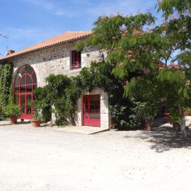 LA FERME DE ROUFFIGNAC, hotel i Blanzac
