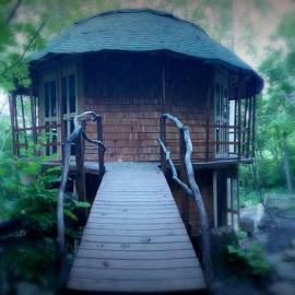 Lost River Hostel, hotell i French Lick