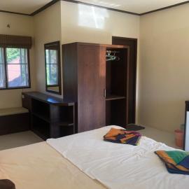 Game Bar – hotel w mieście Surat Thani