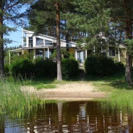 Lomakoivulehto, hotell i Saarijärvi
