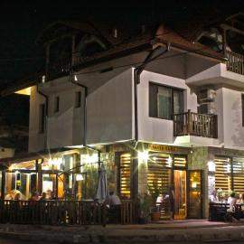 Бялата къща, hotel a Zlatograd