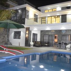 Mont Choisy Azura, hotel in Mont Choisy