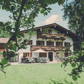 Der Lederer Hof - Boutique Apartments، فندق في تيغرنزيه