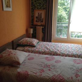 Chambre chez l'habitant sur petite place, hotel in Reims
