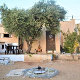 Our Villa's Pine Cottage - HQ Budget Stay - Wonderful horizon view of Jerash, hotel a Jerash