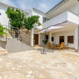 House Ivana, hotel in Vinišće