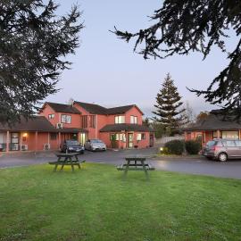 Pavilion Motel & Conference Centre, hotel in Palmerston North