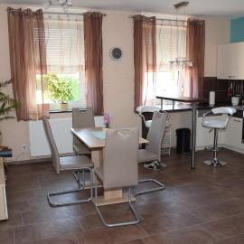 Moderne und sehr gemütliche Ferienwohnung, hotel v destinácii Wattenbach