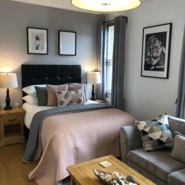 The Larches, hotell sihtkohas Wolverhampton