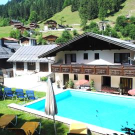 Naturhaus Andrea, hotel u gradu Grosarl