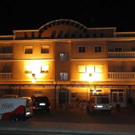 Hostal Los Hermanos, ξενοδοχείο σε Baza