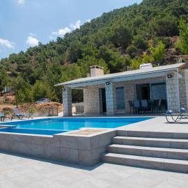 Paradise Blue Villa, hotel en Pomos