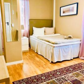 Golden Hostel, hotel u gradu Jerfela