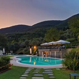 Domina Borgo degli Ulivi - Garda Lake, khách sạn ở Gardone Riviera