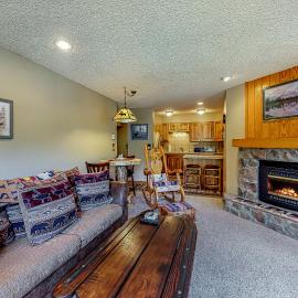 Woods Manor 101A