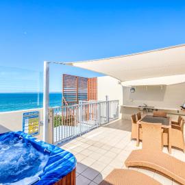 On The Beach Resort Bribie Island โรงแรมในWoorim