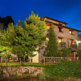 Hotel Rural Villa Liquidámbar, hotel a Torrecilla en Cameros