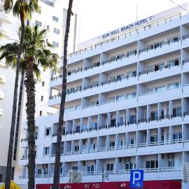 Sun Hall Beach Hotel Apartments, hotel Lárnakában