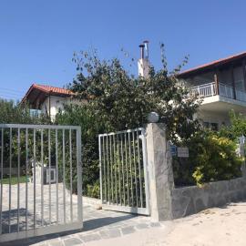 katerina rooms, hotel in Nea Kallikrateia