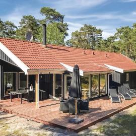 Four-Bedroom Holiday Home In Nexo