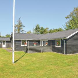 Holiday Home Skovfyrvej Væggerløse V, hotel a Bøtø By