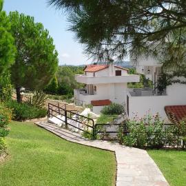 Rebekka's Guest House Elani, hotel in Siviri