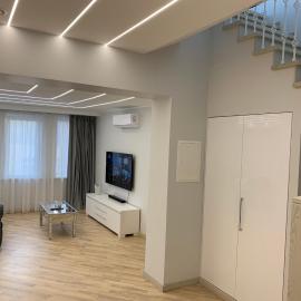 Roof terrace apartment, hotel sa Panevėžys