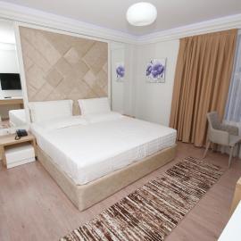 ELJOS HOTEL, hotel en Fushë-Krujë