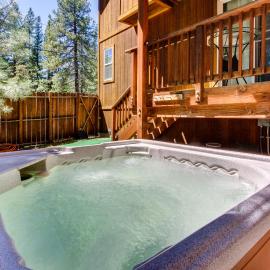 Wanderlust Cabin, Hotel in Kings Beach